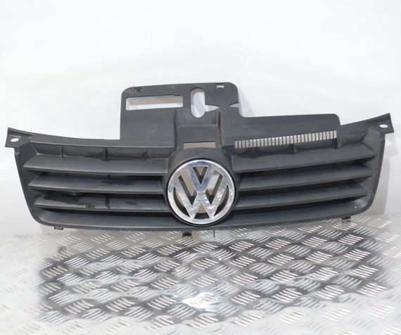 Решітка радіатора VW Volkswagen Polo IV 9N чорна 2001-2009 Фольксваген Поло 6Q0853651C