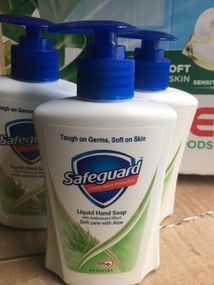 🛡️ Safeguard 🧼 Рідке мило з антибактеріальним ефектом 💧 «Класичне Осяйно Біле» 🌟 225 мл