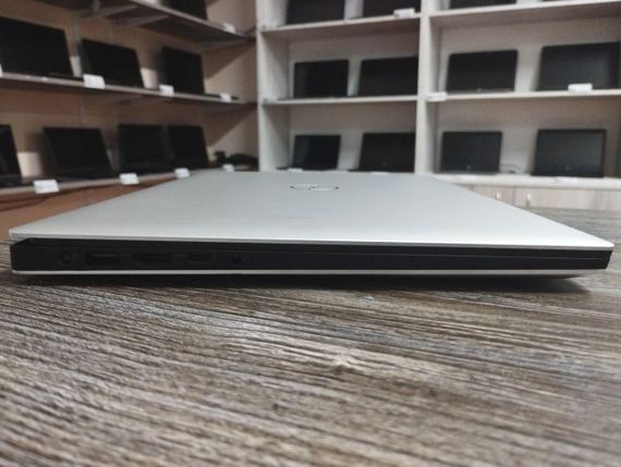 Ноутбук Dell Precision 5530  15.6” IPS/i7-8850H+16GB+ SSD | Зображення 3