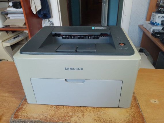 Принтер Samsung ML-1641 / Лазерная монохромная печать / 600x1200 dpi / A4 / 16 стр/мин / USB 2.0 б/у | Зображення 2