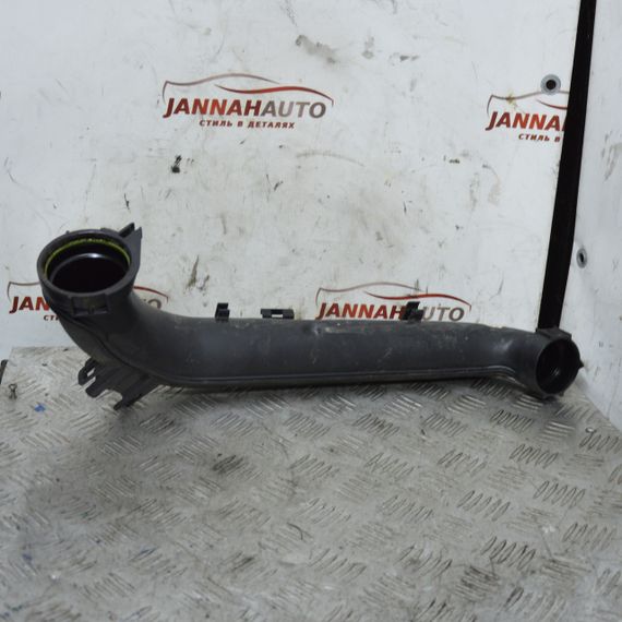 Патрубок інтеркулера 1.4 TSI Volkswagen Golf VII 2012-2020 Трубка системи охолодження Фольксваген 04E145673F