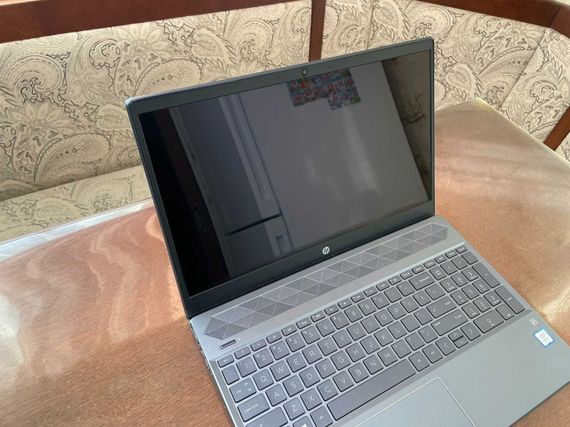 Ноутбук Б-класс HP 15-cs2083cl / 15.6" (1920x1080) IPS Touch / Intel Core i7-8565U (4 (8) ядра по 1.8 - 4.6 GHz) / 16 GB DDR4 / 256 GB SSD / Intel UHD Graphics / WebCam б/у | Зображення 2