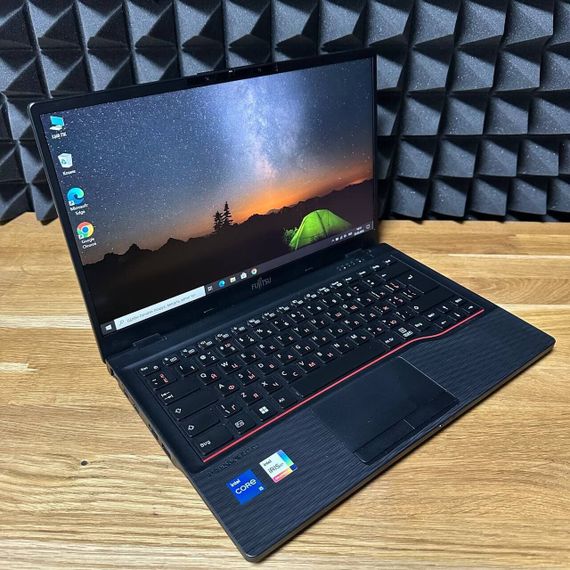 Ультрабук Б-клас Fujitsu LifeBook E5412 / 14" (1920x1080) IPS / Intel Core i5-1235U (10 (12) ядер по 3.3 - 4.4 GHz) / 16 GB DDR4 / 256 GB SSD / Intel Iris Xe Graphics / WebCam / Win 10 б/в | Зображення 2
