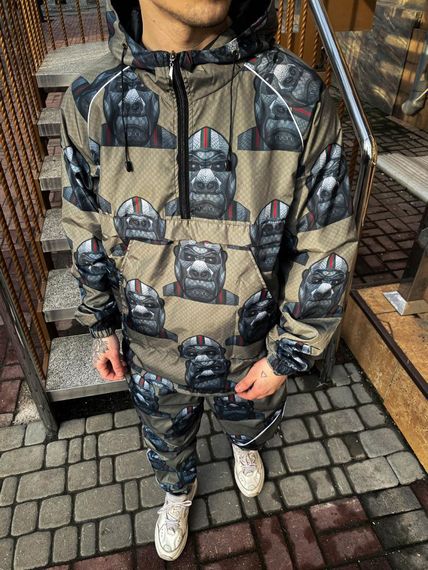 Костюм