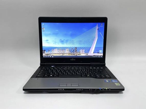 Ноутбук Fujitsu LifeBook S752 / 14" (1366x768) TN / Intel Core i3-3110M (2 (4) ядра по 2.4 GHz) / 8 GB DDR3 / 120 GB SSD / Intel HD Graphics 4000 + гравировка клавиатуры б/у | Зображення 2
