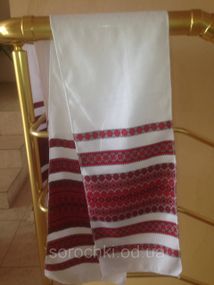 Рушники з  орнаментом, домоткана тканина