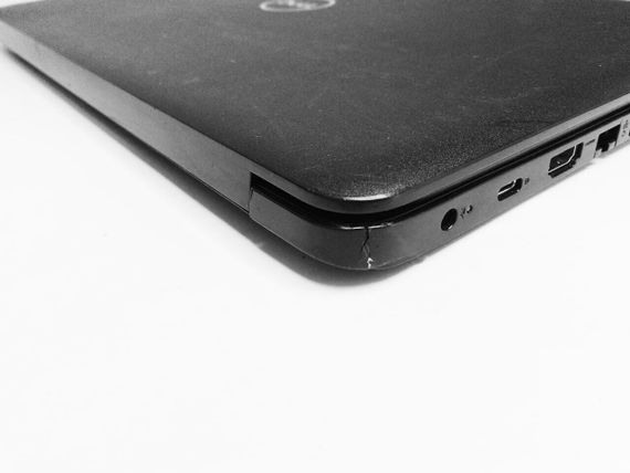 Ноутбук Б-клас Dell Latitude 3500 / 15.6" (1366x768) TN / Intel Core i5-8265U (4 (8) ядра по 1.6 - 3.9 GHz) / 8 GB DDR4 / 256 GB SSD / Intel UHD Graphics 620 / WebCam / Win 11 Pro б/в | Зображення 9