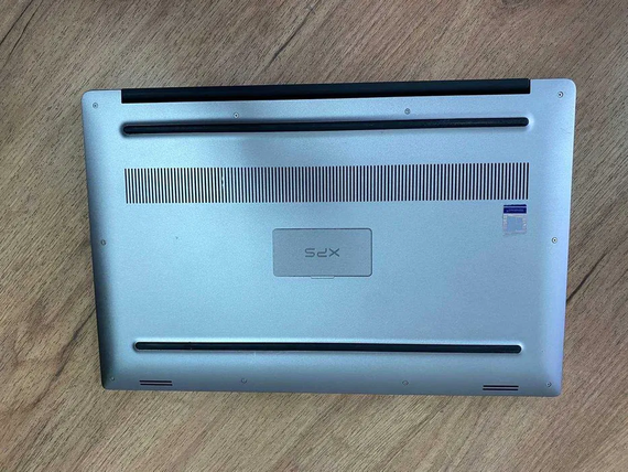 Ноутбук Сенсорний Dell XPS 9560 15.6"4K/IPS/i7 7700HQ/16Gb/SSD512/GTX1050-4Gb | Зображення 6