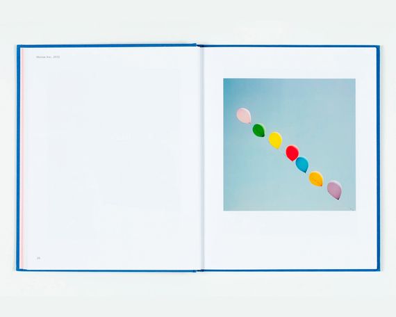 Книга для фотографов George Byrne: Post Truth (Signed/numbered) книги про уличную фотографию Джорджа Бирна | Зображення 9