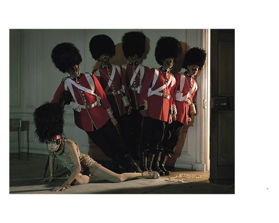 Книга о фэшн фотографии Тима Уокера Tim Walker: Story Teller Лучшие фотографы мира книги для фотографов | Зображення 7