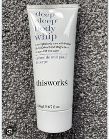 Розслаблюючий нічний крем для тіла This Works deep sleep body whip