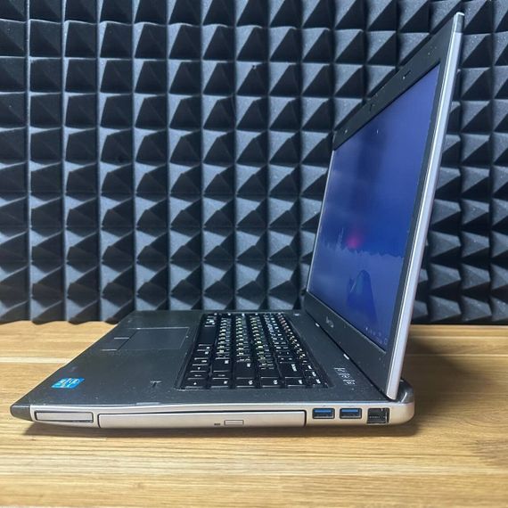 Ноутбук Dell Vostro 3560 / 15.6" (1366x768) TN / Intel Core i5-3210M (2 (4) ядра по 2.5 - 3.1 GHz) / 8 GB DDR3 / 128 GB SSD / Intel HD Graphics 4000 / WebCam / DVD-ROM б/у | Зображення 3