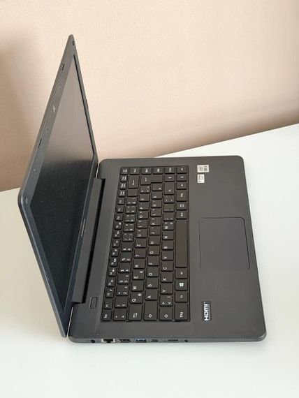 Ультрабук Medion Akoya E11412 / 14" (1366x768) TN / Intel Core i5-10210U (4 (8) ядра по 1.6 - 4.2 GHz) / 8 GB DDR4 / 120 GB SSD / Intel UHD Graphics / WebCam / NEW АКБ / Windows 11 б/в | Зображення 3