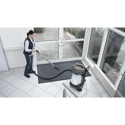 Пылесос строительный Karcher NT 70/2 Me Classic для сухой и влажной уборки (1.667-306.0) | Зображення 1