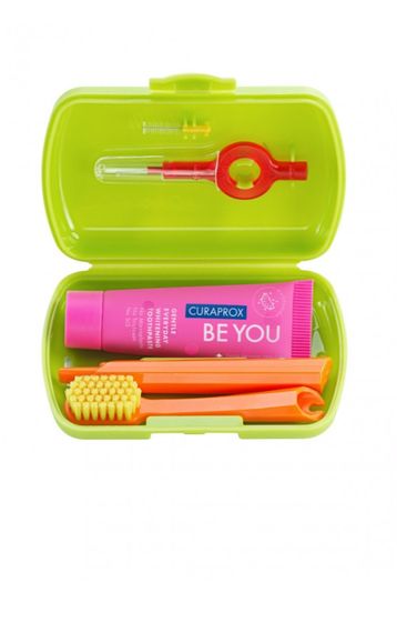 Дорожній набір Curaprox TSBY/Travel Set: розкладна щітка CS5460 Ultra Soft, міні-паста BE YOU, 10мл., йоржики: 07 та 09 з одним тримачем та тревел-кейс. 6 варіантів кольору кейсу в асортименті. | Зображення 3