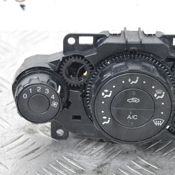 Блок управління пічкою Ford Fiesta 2009-2017 Панель управління клімат контролем Форд Фієста 8A6119980CE | Зображення 3