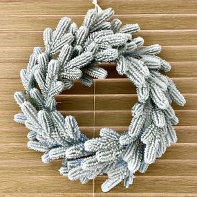 Венок новогодний рождественский Traditional из литой хвои  d-40 см заснеженный