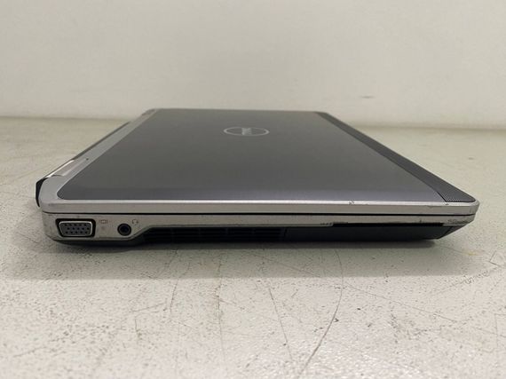 Ноутбук Dell Latitude E6330 / 13.3" (1366x768) TN / Intel Core i7-3520M (2 (4) ядра по 2.9 - 3.6 GHz) / 8 GB DDR3 / 128 GB SSD / Intel HD Graphics 4000 / WebCam / DVD-ROM б/у | Зображення 2