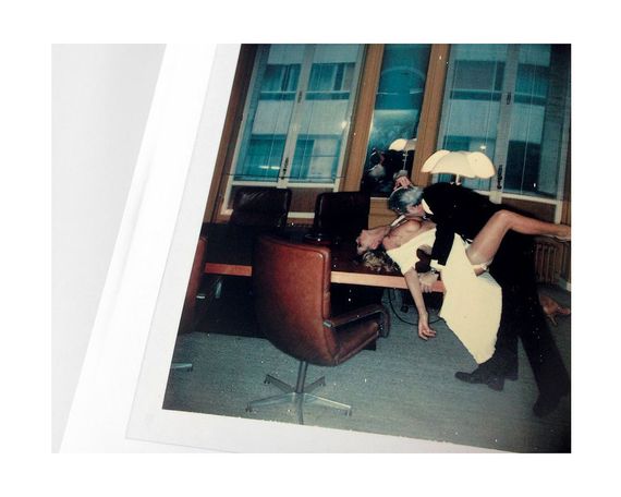 Легендарные фотографы современности книга по фотографии Хельмут Ньютон Helmut Newton "Pola Woman" | Зображення 3
