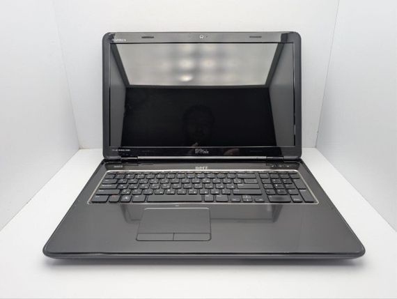 Ноутбук Dell Inspiron N7110 / 17.3" (1600x900) TN / Intel Core i3-2350M (2 (4) ядра по 2.3 GHz) / 8 GB DDR3 / 1000 GB HDD / Intel HD Graphics 3000 / WebCam / DVD-ROM б/у | Зображення 2