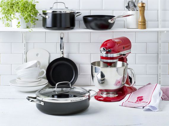 Каструля с крышкой KitchenAid Aluline CC001258-001 24 см 8 л черная | Зображення 1