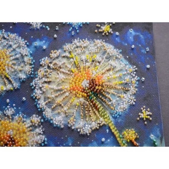 Набор для вышивания бисером "Подари ветру свою мечту" AB-931 на натуральном холсте | Зображення 1