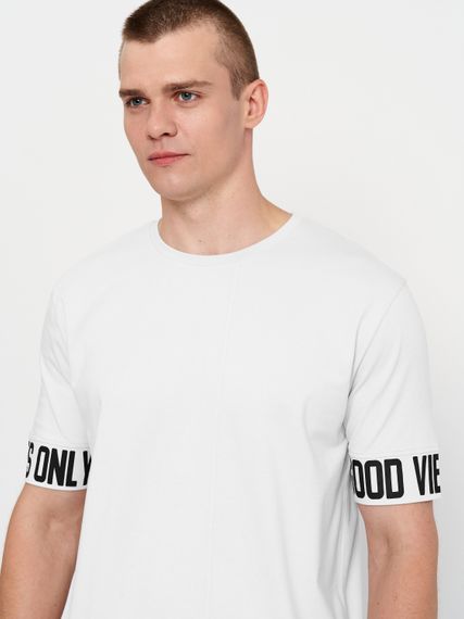 Чоловіча футболка біла з написом на рукавах, 2XL | Зображення 3