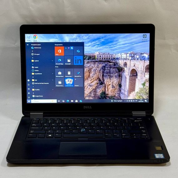 Ультрабук Б-класс Dell Latitude E5470 / 14" (1366x768) TN / Intel Core i5-6300U (2 (4) ядра по 2.4 - 3.0 GHz) / 6 GB DDR4 / 128 GB SSD M.2 / Intel HD Graphics 520 / WebCam / Windows 10 Pro б/у | Зображення 1