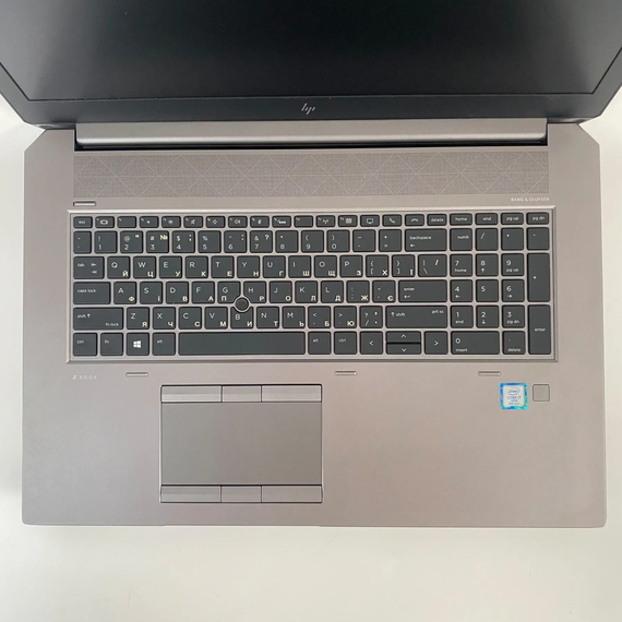 Мобільна робоча станція Б-клас HP zBook 17 G5 / 17.3" (1920x1080) IPS / Intel Core i7-8850H (6 (12) ядра по 2.6 - 4.3 GHz) / 32 GB DDR4 / 1000 GB SSD / nVidia Quadro P5200, 16 GB GDDR5, 256-bit / WebCam / Fingerprint б/в + Подарунок Миша / USB | Зображення 3