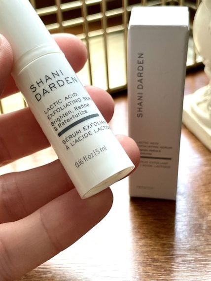 Розгладжуюча сироватка SHANI DARDEN SKIN CARE LACTIC ACID EXFOLIATING SERUM 5 мл | Зображення 3