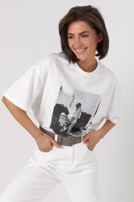 Oversize футболка з чорно-білим принтом дівчини - білий цвет, ONE SIZE (є розміри)