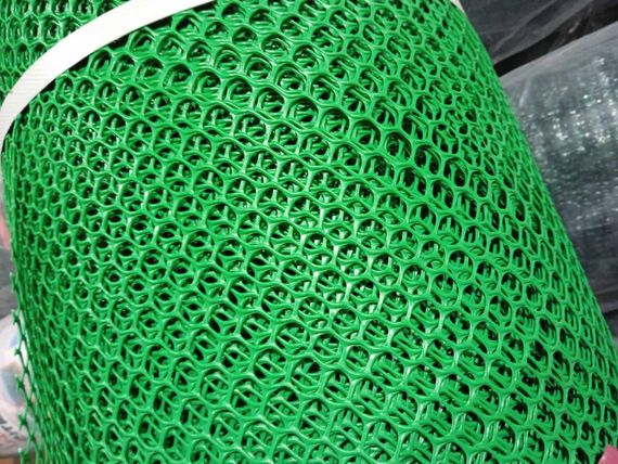 Сетка пластиковая 6*8мм 0,8м*30м садовая зелёная Сота | Зображення 3