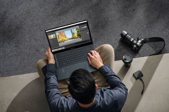 Ноутбук ASUS Zenbook Pro 16X UX7602ZM-ME116W 16' 4K OLED Touch, Intel i7-12700H, 32GB, F1TB, NVD3060-6, Win11, Черный (90NB0WU1-M005A0) | Зображення 1