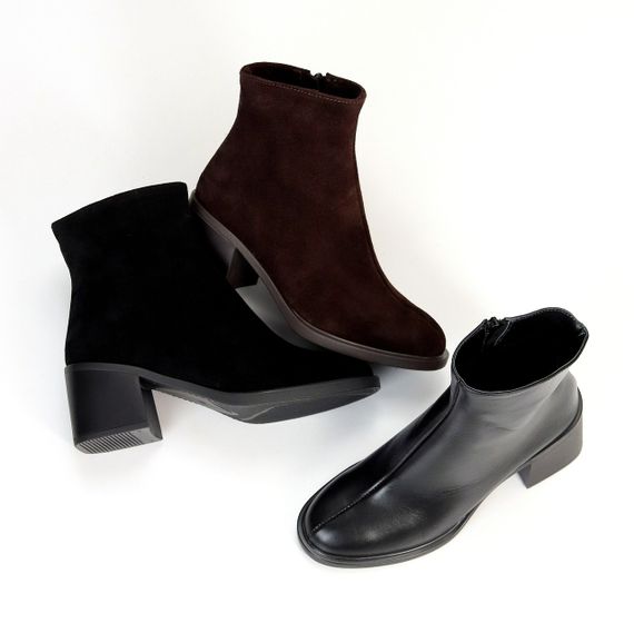 Классические лаконичные черные кожаные ботильоны на среднем каблуке | Зображення 9