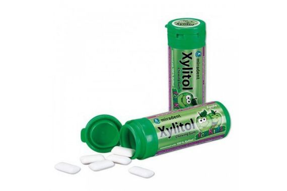 Жувальна гумка з ксилітолом для дітей Miradent Xylitol Chewing Gum Apple, яблуко (30шт) | Зображення 1