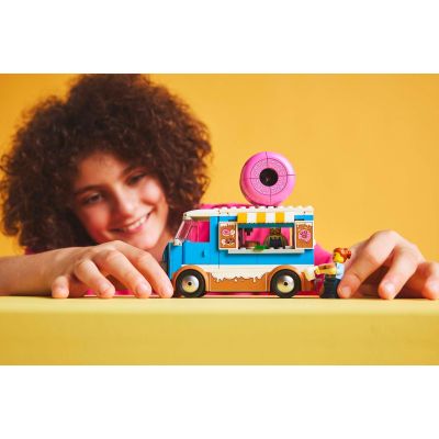 Конструктор LEGO City Грузовик с пончиками (60452) | Зображення 9