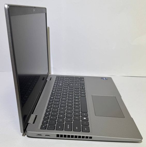 Ультрабук Dell Latitude 5530 / 15.6" (1920x1080) IPS / Intel Core i5-1235U (10 (12) ядер по 1.3 - 4.4 GHz) / 16 GB DDR4 / 256 GB SSD / Intel Iris Xe Graphics / WebCam / HDMI б/у | Зображення 5