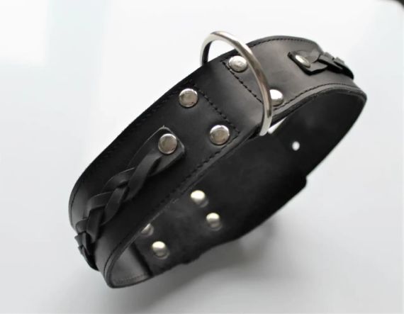 Шкіряний нашийник для собак  з плетінням чорний