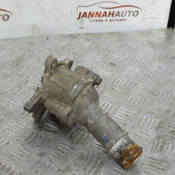 Корпус термостата 2.5 DCI Nissan Navara 2005-2010 Корпус термостата Ніссан Навара RE224401