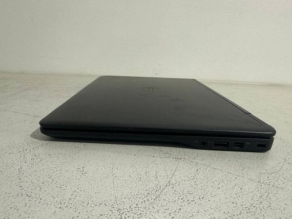 Нетбук Dell Latitude E7250 / 12.5" (1366x768) TN / Intel Core i5-5300U (2 (4) ядра по 2.3 - 2.9 GHz) / 8 GB DDR3 / 256 GB SSD / Intel HD Graphics 5500 / WebCam б/в | Зображення 5