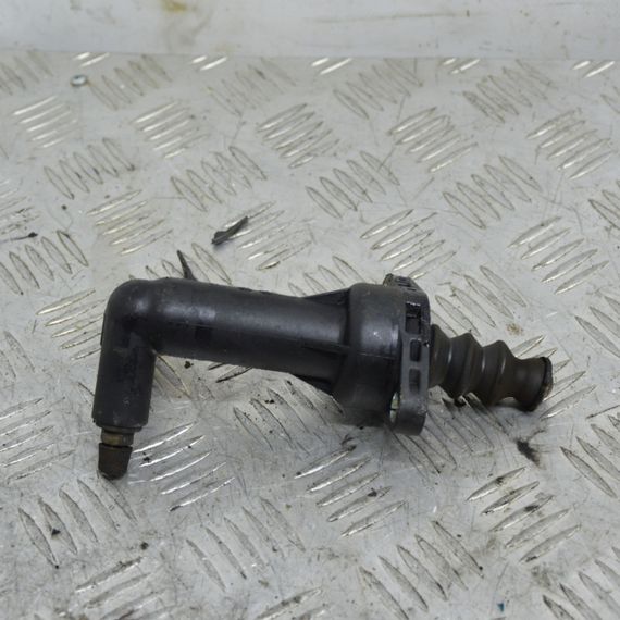 Циліндр зчеплення робочий Audi A1 A3 Система зчеплення Ауді а1 а3 5Q0721261