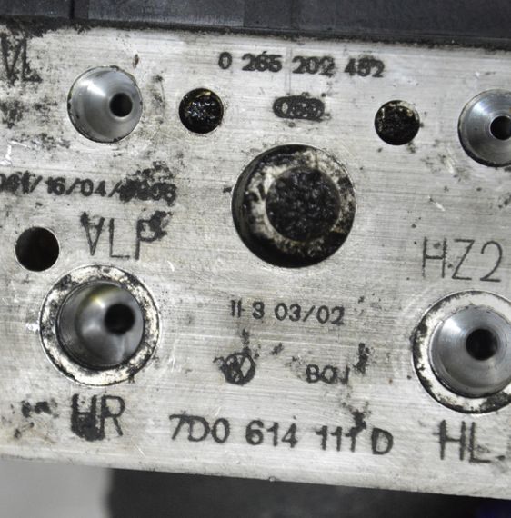 Блок ABS 2.5 TDI Volkswagen Transporter T4 1990-2003 Насос АБС Фольксваген Транспортер т4 7D0614111D | Зображення 4