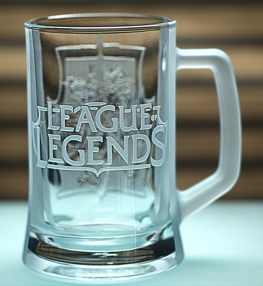 Пивной бокал 670 мл League of Legends с гравировкой кружка для фаната LoL Геймерский подарок лига легенд | Зображення 3