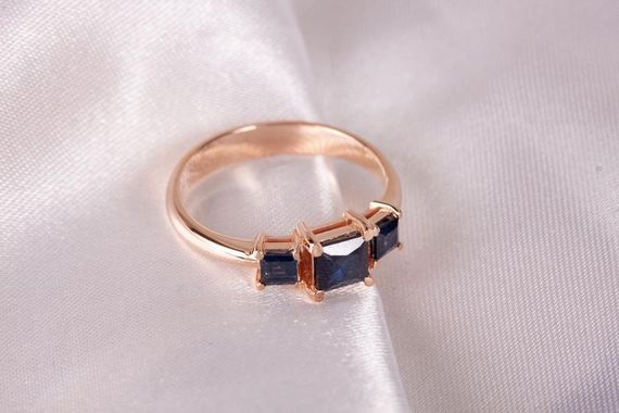 Кольцо из красного золота с сапфирами | Зображення 6
