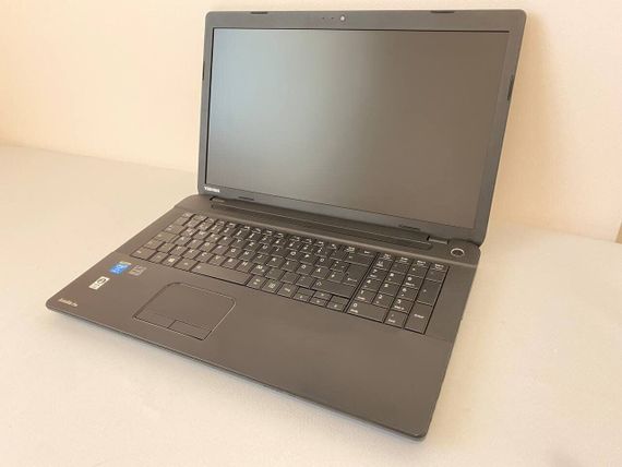 Ноутбук Б-клас Toshiba Satellite Pro C70-A-153 / 17.3" (1600x900) TN / Intel Core i5-4200M (2 (4) ядра по 2.5 - 3.1 GHz) / 12 GB DDR3 / 750 GB HDD / Intel HD Graphics 4600 / WebCam / DVD-RW б/в | Зображення 2