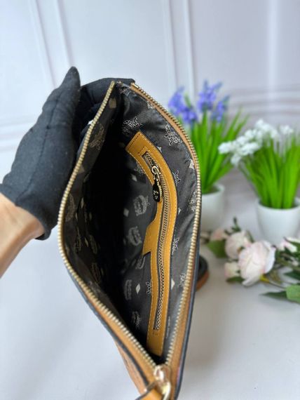 Женская сумка MCM Crossbody Pouch in Visetos Original Коричневая  wb061 | Зображення 3