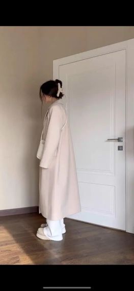 Женское стильное длинное пальто прямого кроя из кашемира без утеплителя с поясом цвет молочный XL | Зображення 3