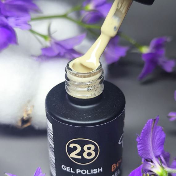 Гель-лак для нігтів Bee Nails 028 (теплий світло-бежевий) 8мл