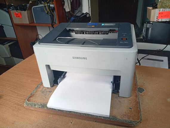 Принтер Б-класс Samsung ML-1641 / Лазерная монохромная печать / 600x1200 dpi / A4 / 16 стр/мин / USB 2.0 б/у | Зображення 1