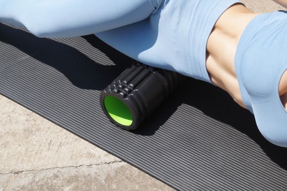 Масажний ролик (роллер) Power System PS-4050 Fitness Foam Roller Black/Green (33x15см.) | Зображення 5